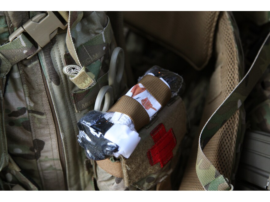 ブルーフォースギア - Tourniquet Now! Strap付きマグポーチ Blue Force Gear Tourniquet Now! Strap - Operationally Proven