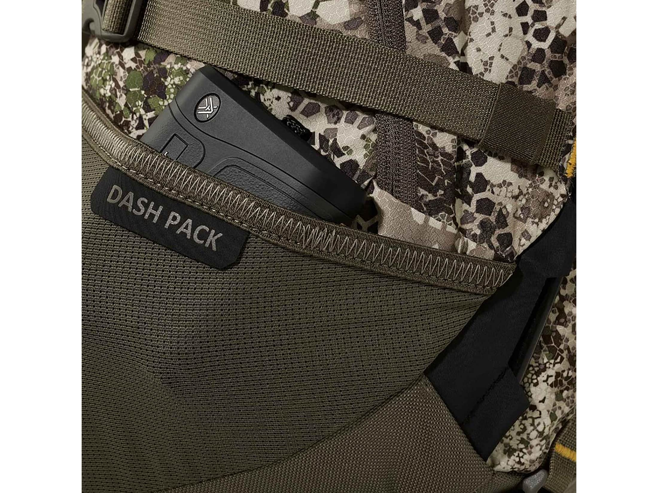 Badlands Dash Backpack Approach Camo